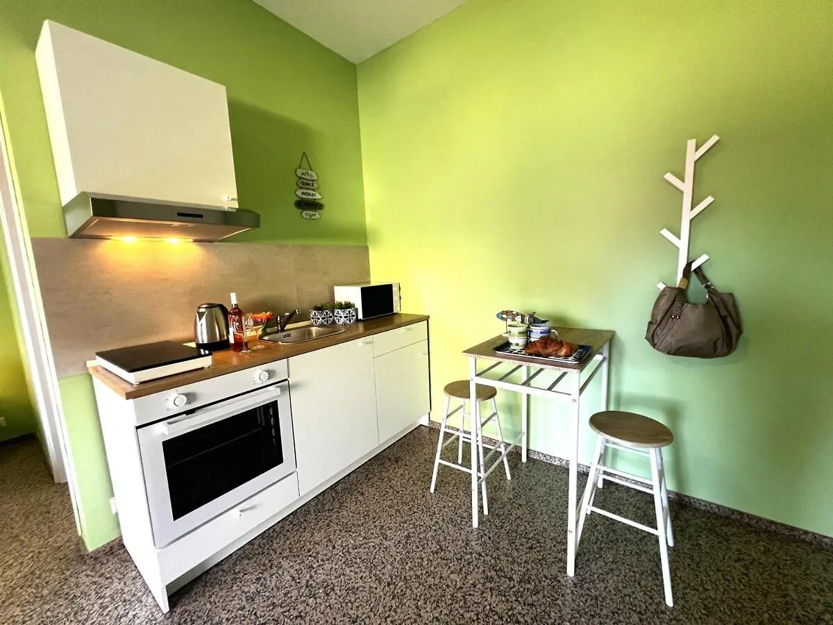Greta Green Studio باري
